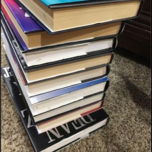 4/15$ DEAN KOONTZ BOOKS - Picture 6 of 9